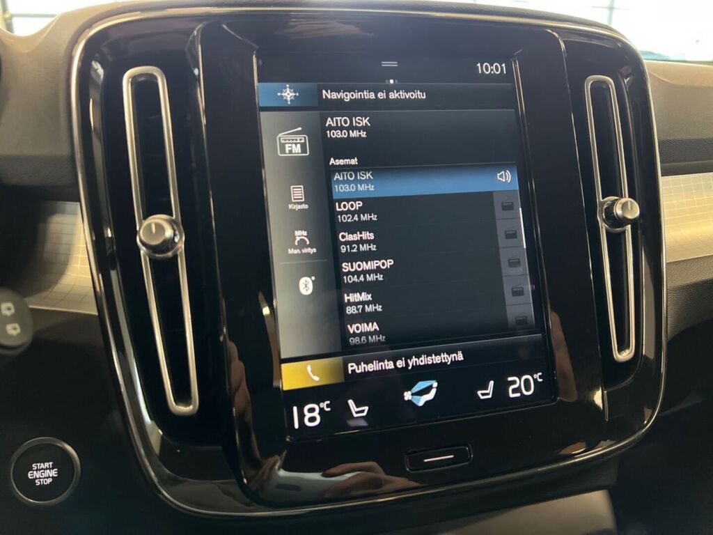 Volvo XC40 2021 Musta