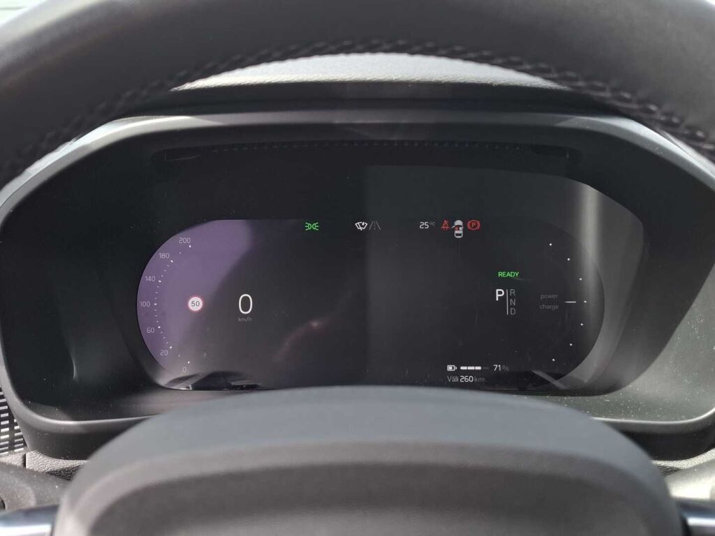 Volvo XC40 2022 Musta