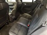 Volvo XC40 2022 Musta