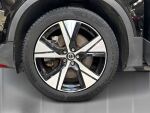 Volvo XC40 2022 Musta