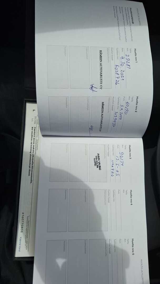 Volvo XC40 2022 Musta