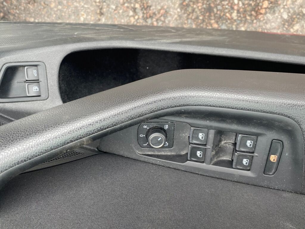 Volkswagen Passat 2021 Valkoinen