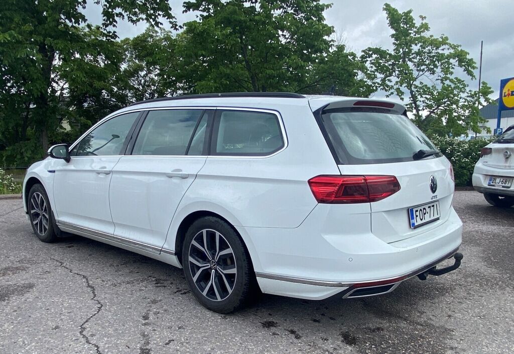 Volkswagen Passat 2021 Valkoinen