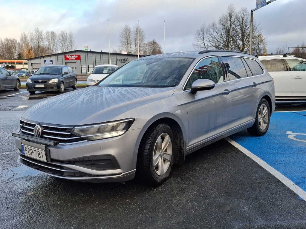 Volkswagen Passat 2021 Sininen