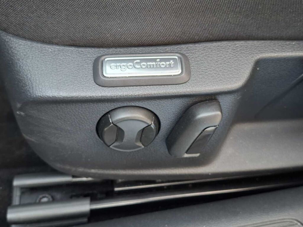Volkswagen Passat 2021 Sininen