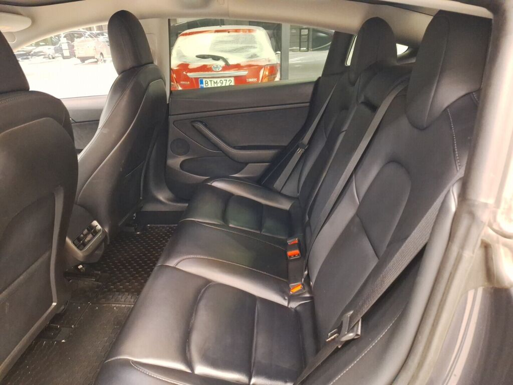 Tesla Model 3 2021 Harmaa