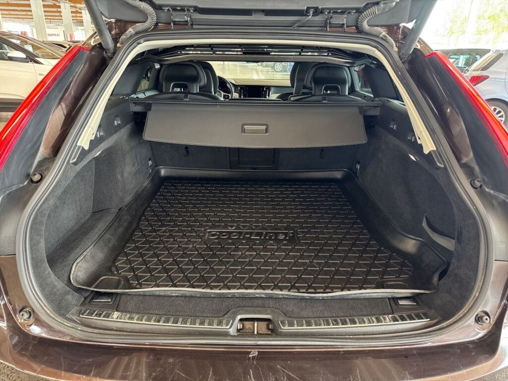 Volvo V90 Cross Country 2017 Ruskea (beige)