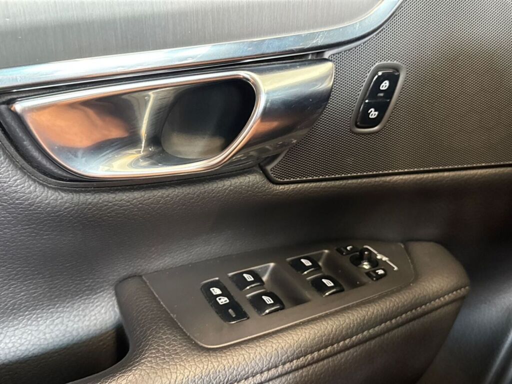 Volvo V90 Cross Country 2017 Ruskea (beige)