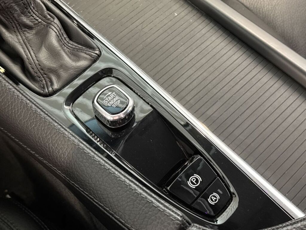 Volvo V90 Cross Country 2017 Ruskea (beige)