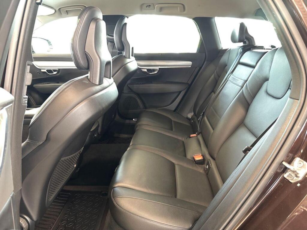 Volvo V90 Cross Country 2017 Ruskea (beige)