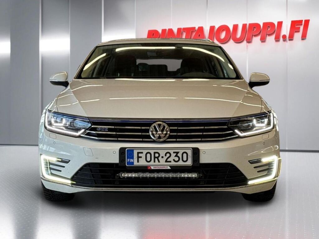 Volkswagen Passat 2018 Valkoinen