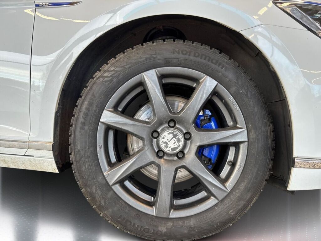 Volkswagen Passat 2018 Valkoinen