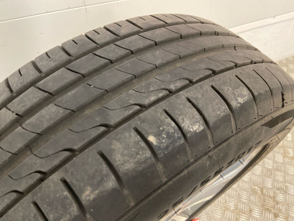 Mercedes-Benz E 2018 Musta