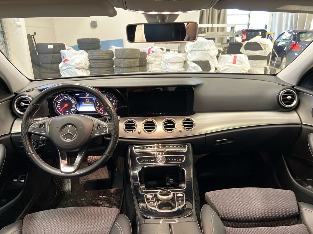 Mercedes-Benz E 2018 Musta