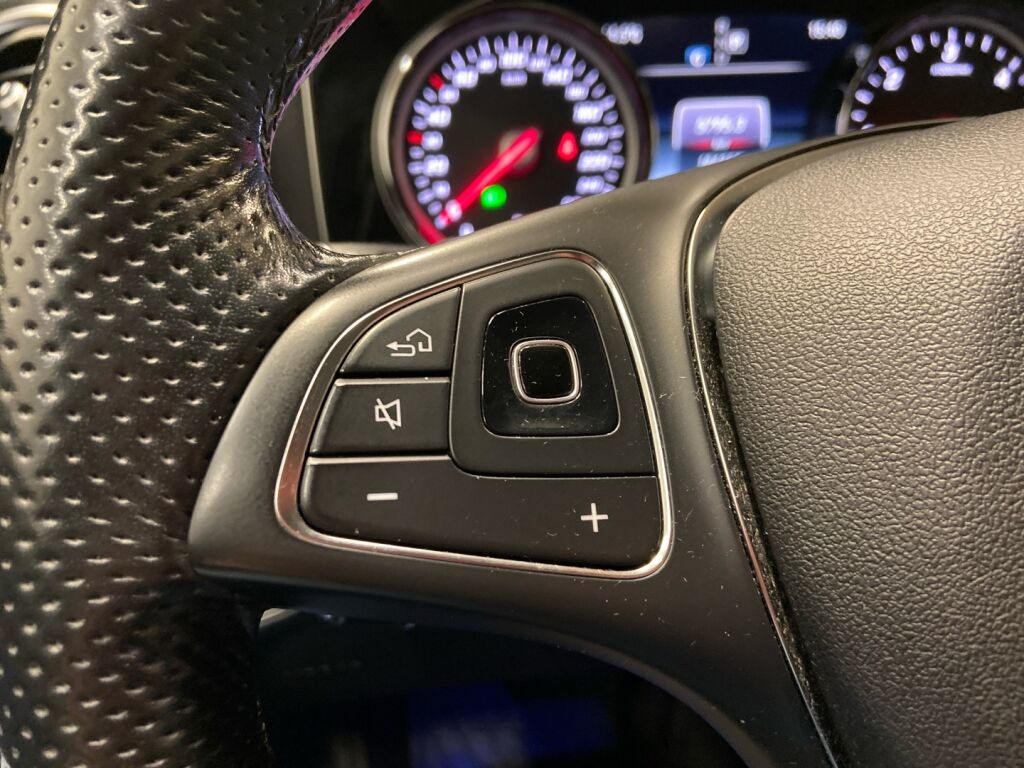 Mercedes-Benz E 2018 Musta