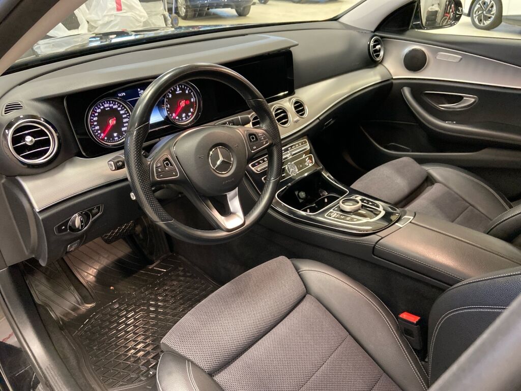 Mercedes-Benz E 2018 Musta