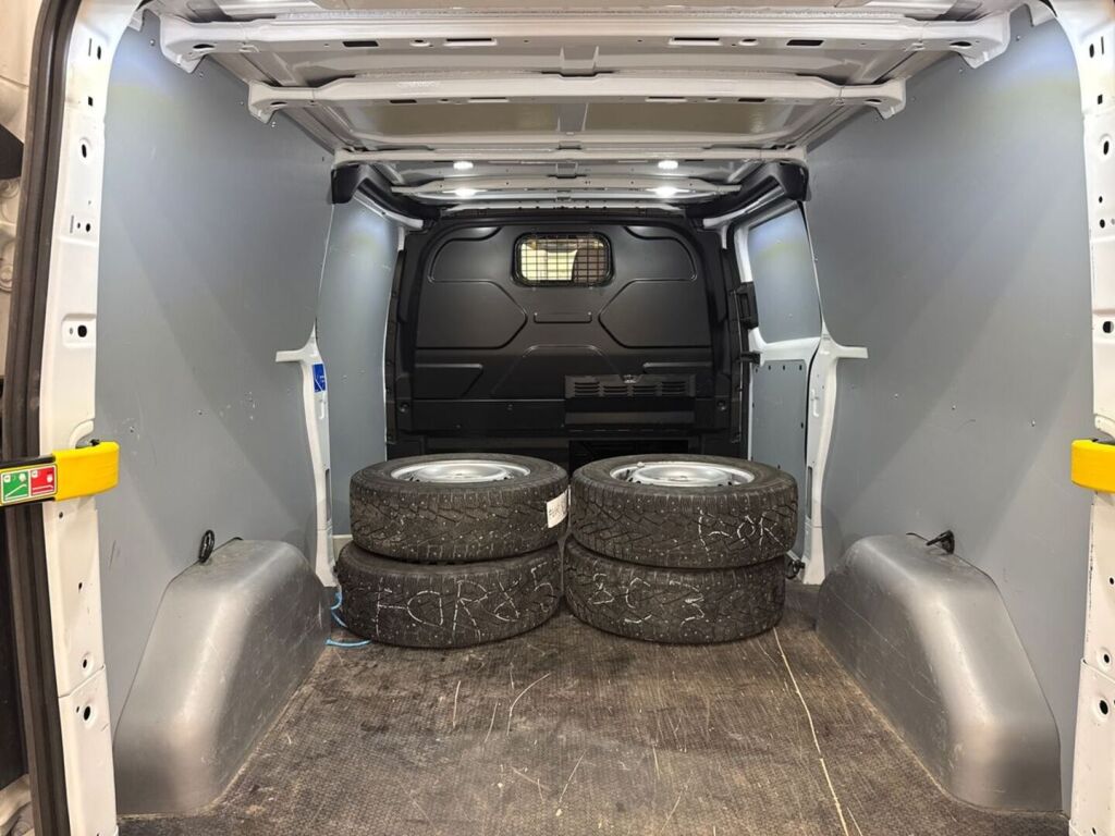 Ford Transit Custom 2021 Valkoinen