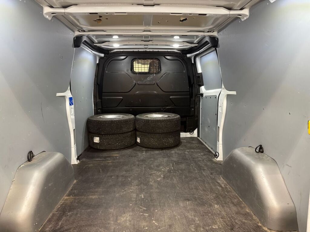 Ford Transit Custom 2021 Valkoinen