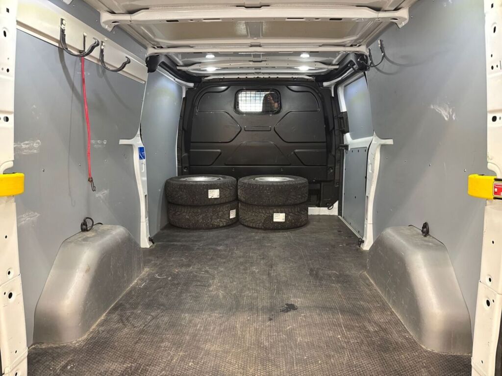 Ford Transit Custom 2021 Valkoinen