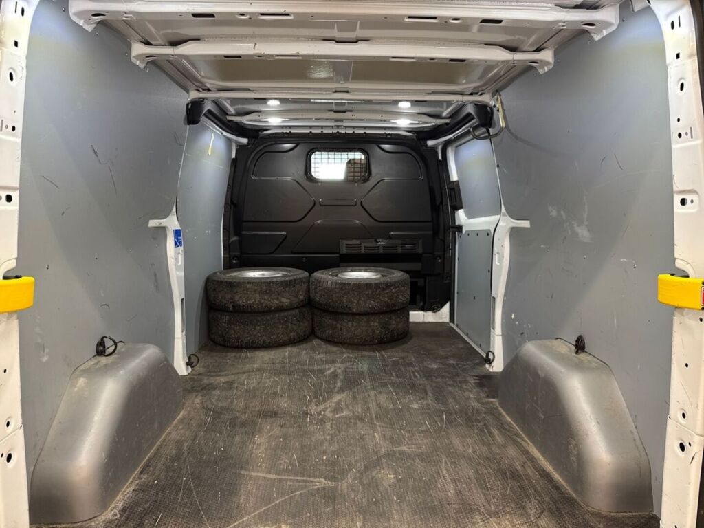 Ford Transit Custom 2021 Valkoinen