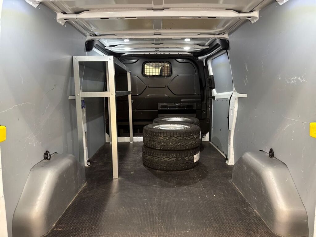 Ford Transit Custom 2021 Valkoinen