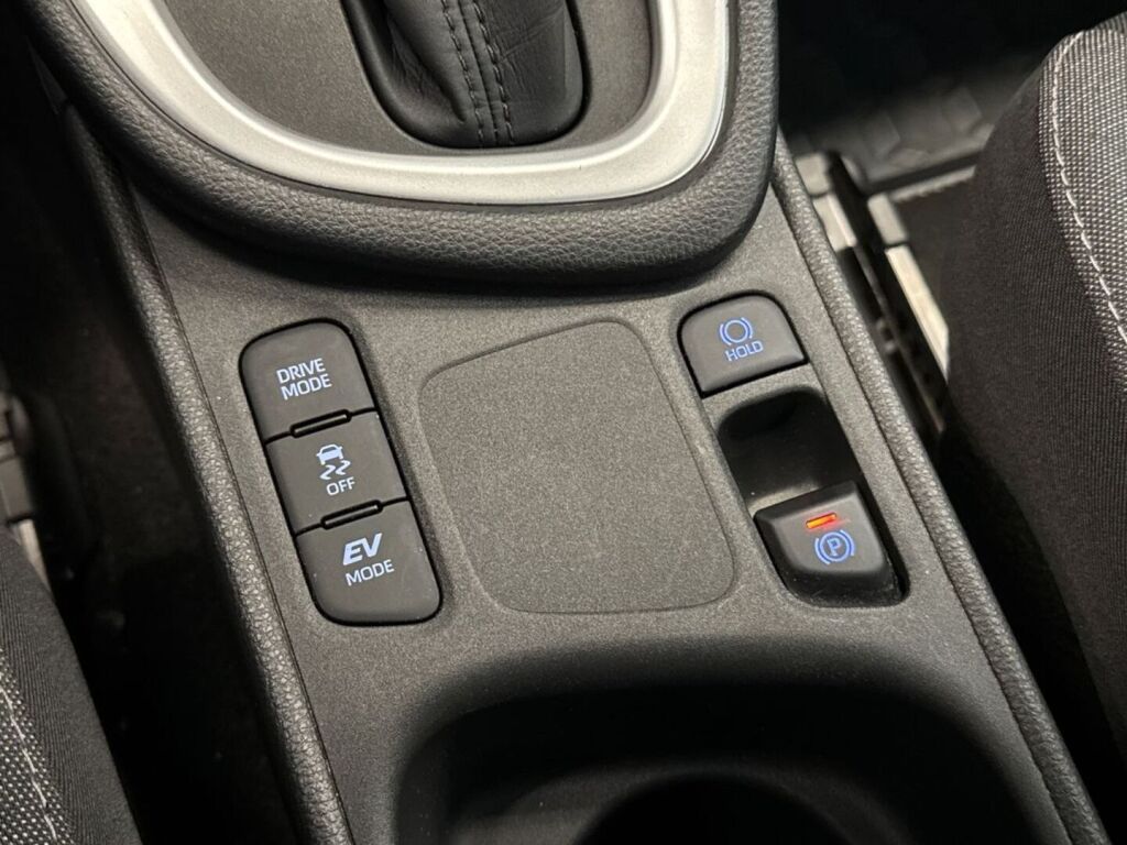 Toyota Yaris 2021 Metallinhohto Ruskea (beige)