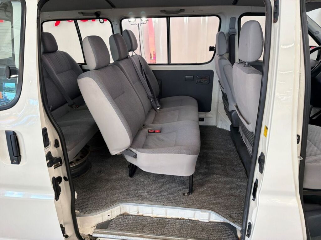 Toyota Hiace 2009 Valkoinen
