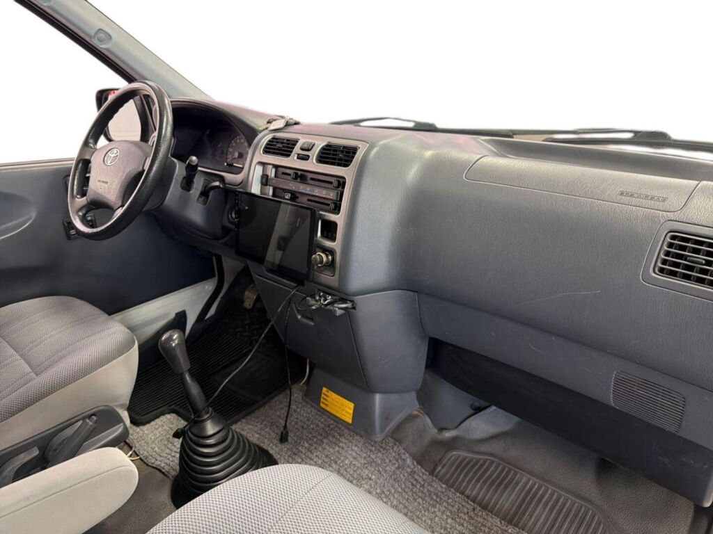 Toyota Hiace 2009 Valkoinen