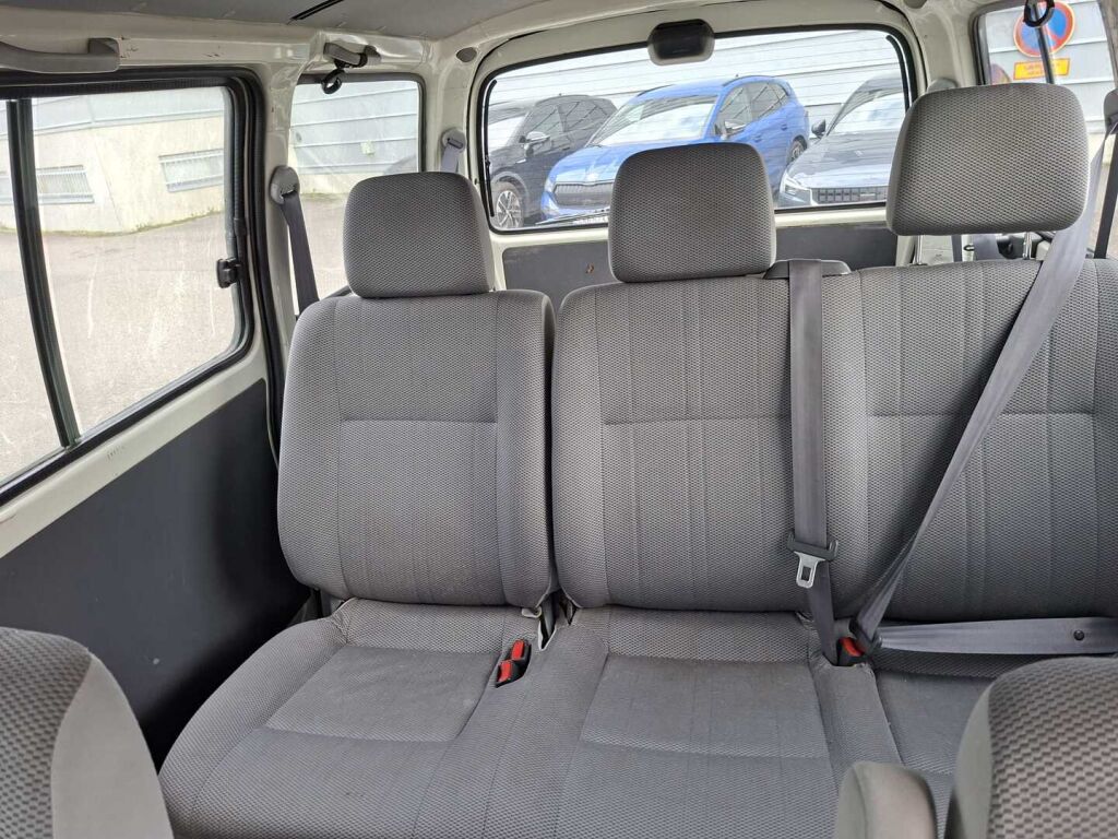Toyota Hiace 2009 Valkoinen