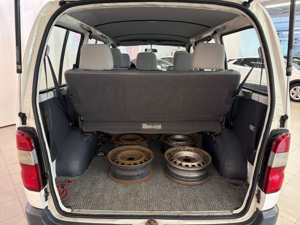 Toyota Hiace 2009 Valkoinen