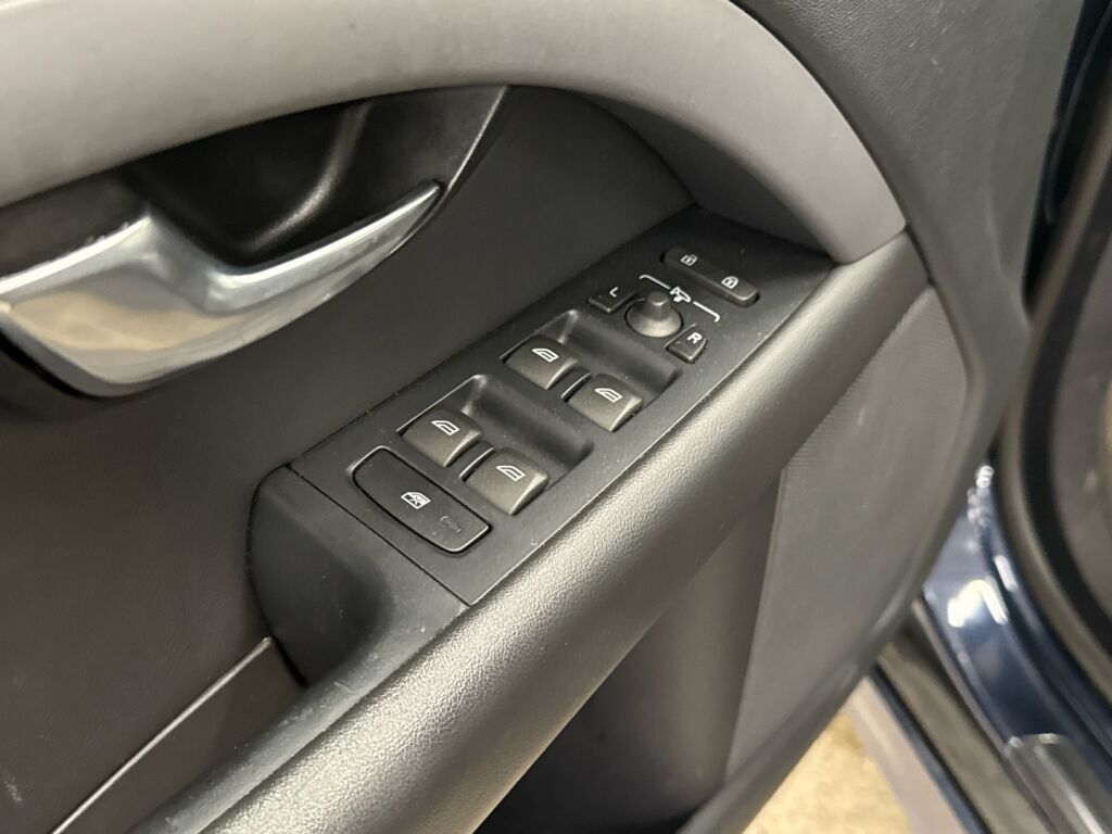 Volvo V70 2014 Sininen