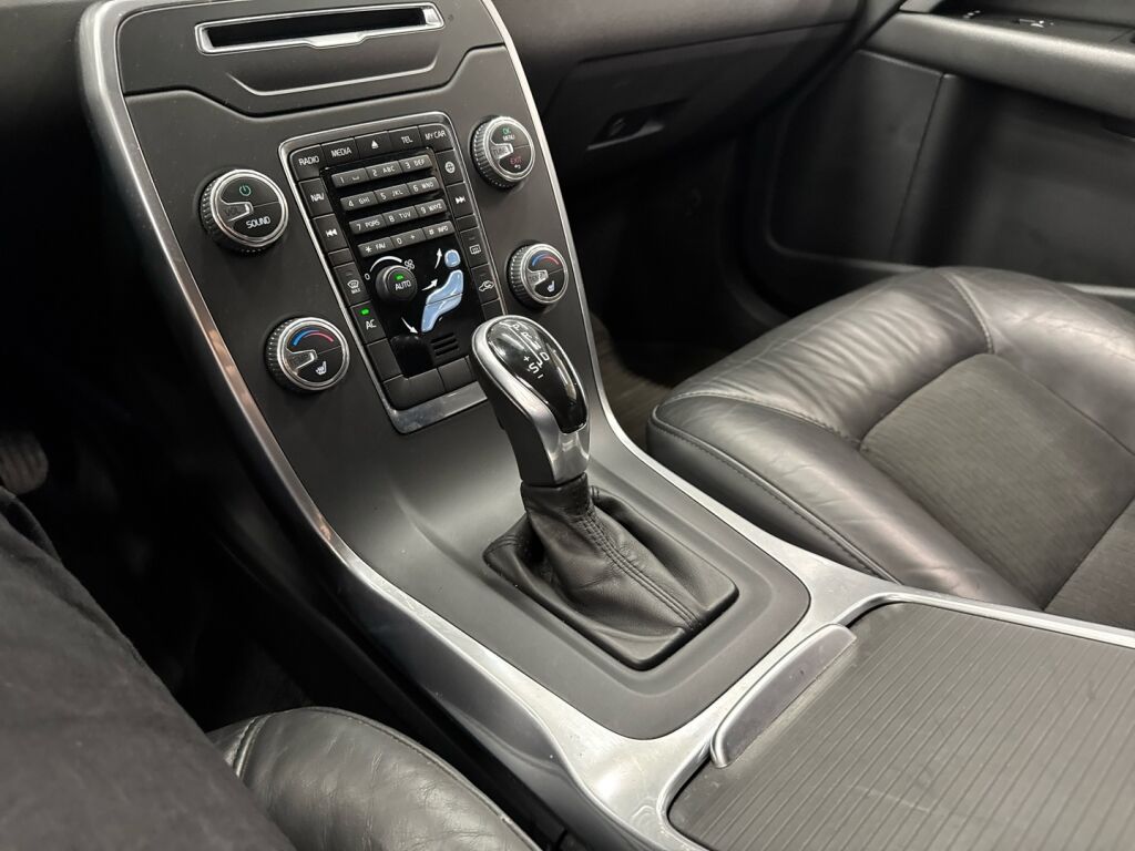 Volvo V70 2014 Sininen