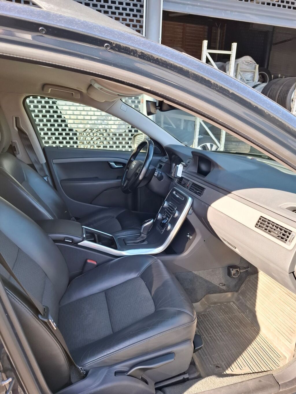 Volvo V70 2014 Sininen