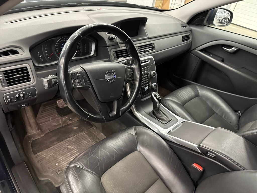 Volvo V70 2014 Sininen