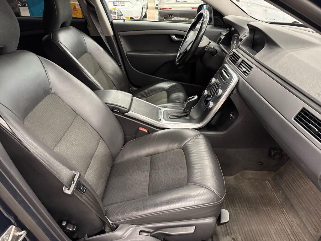 Volvo V70 2014 Sininen