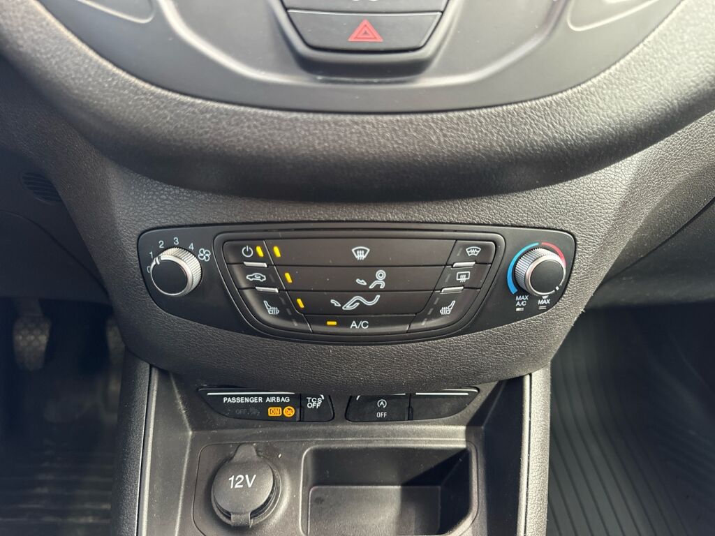 Ford Transit Courier 2021 Punainen