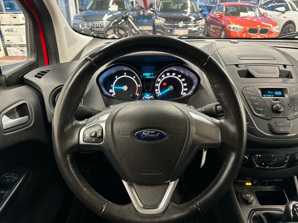 Ford Transit Courier 2021 Punainen