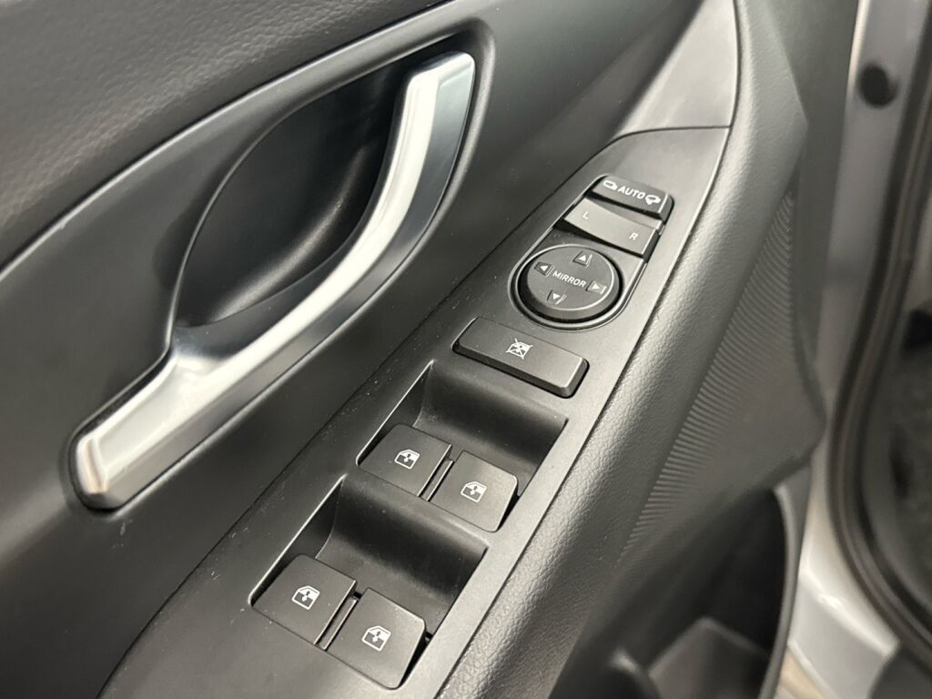 Hyundai i30 Hatchback 2023 Hopea