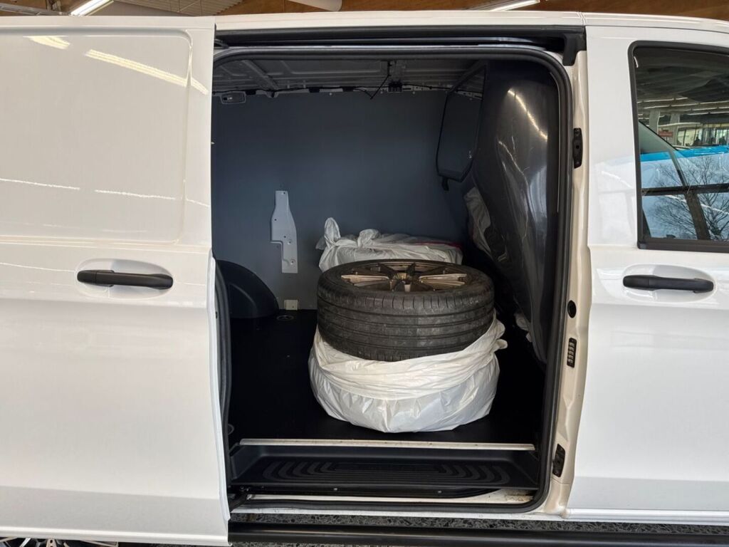 Mercedes-Benz Vito 2021 Valkoinen