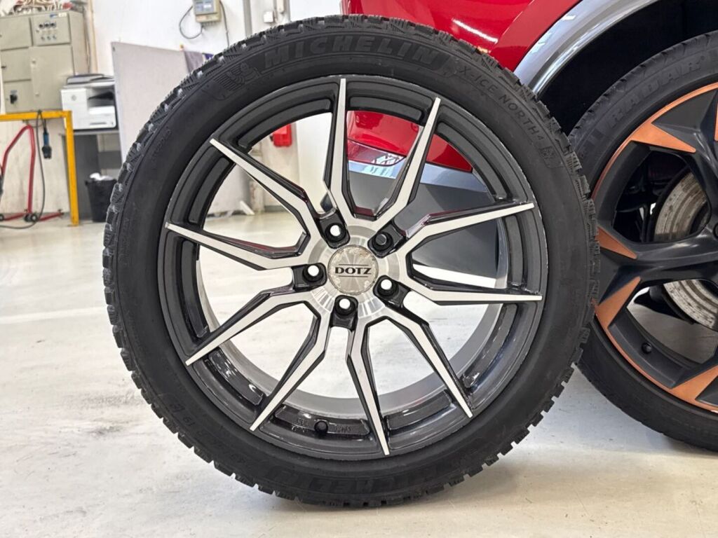 Cupra Formentor 2021 Punainen