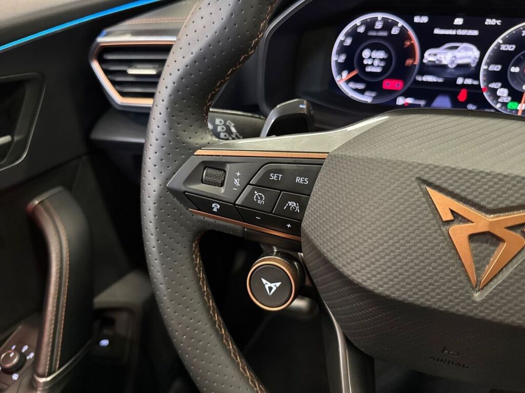 Cupra Formentor 2021 Punainen