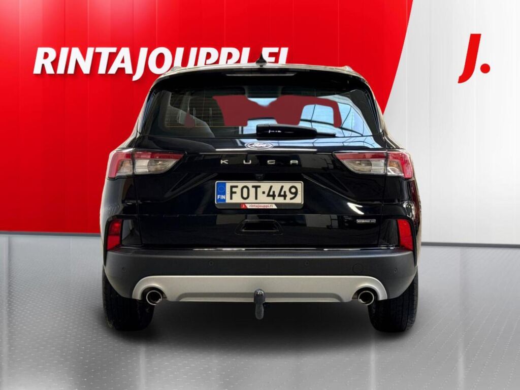 Ford Kuga 2022 Musta