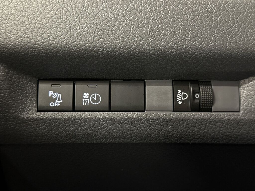 Opel Vivaro 2021 Valkoinen