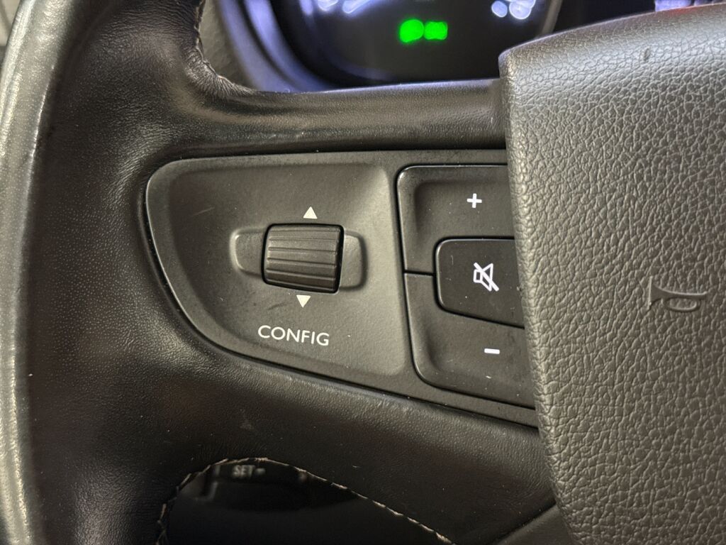 Opel Vivaro 2021 Valkoinen