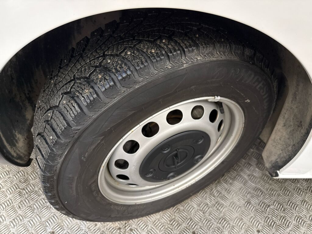 Opel Vivaro 2021 Valkoinen