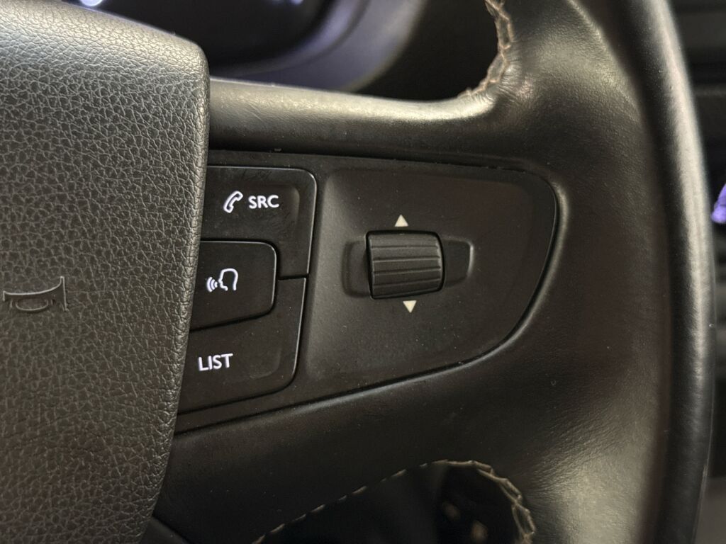 Opel Vivaro 2021 Valkoinen