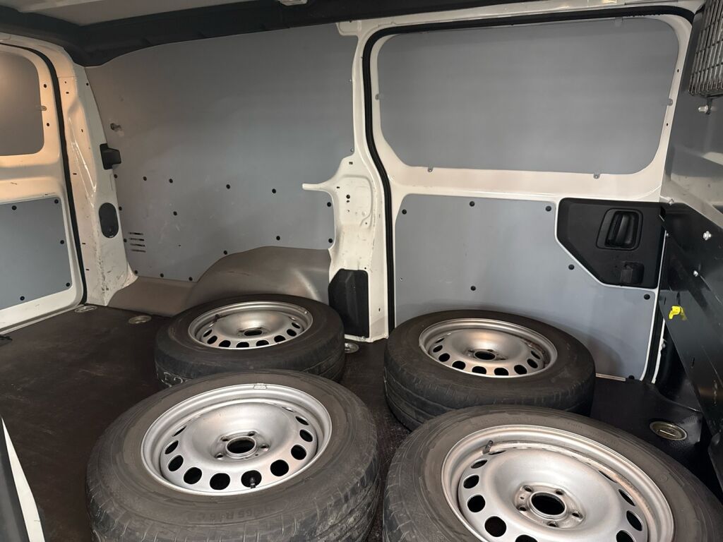 Opel Vivaro 2021 Valkoinen