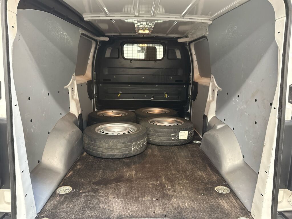 Opel Vivaro 2021 Valkoinen