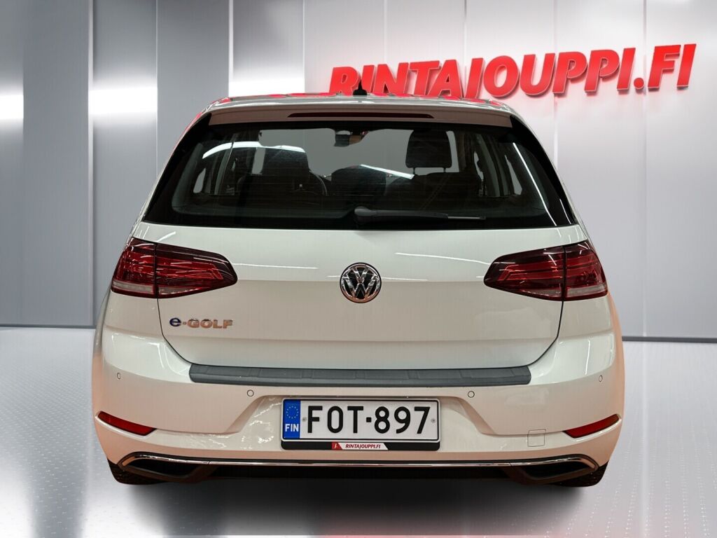 Volkswagen Golf 2017 Valkoinen