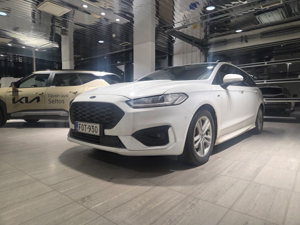Ford Mondeo 2022 Valkoinen